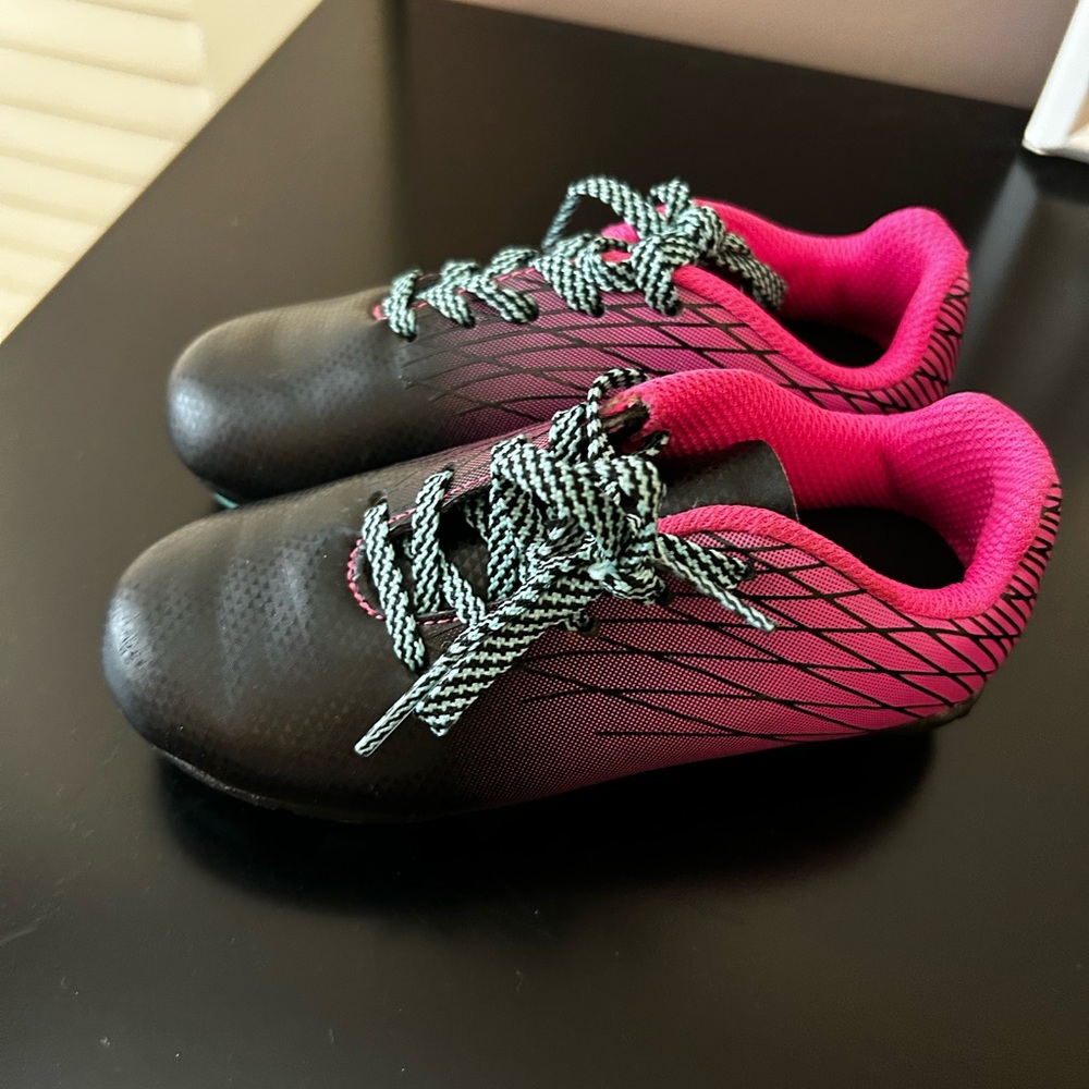 DSG Soccer Cleats size 9